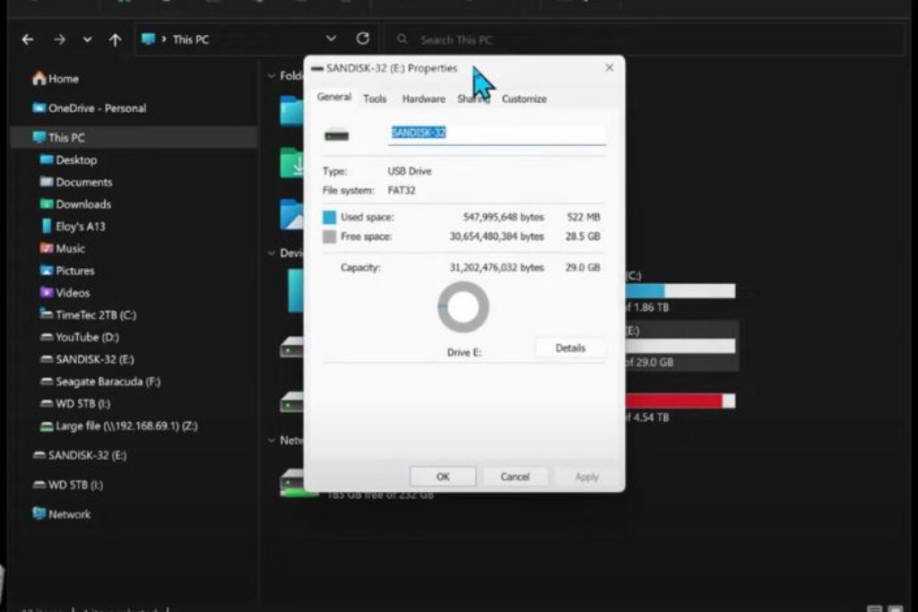 Viewing the properties of a USB drive in a PC